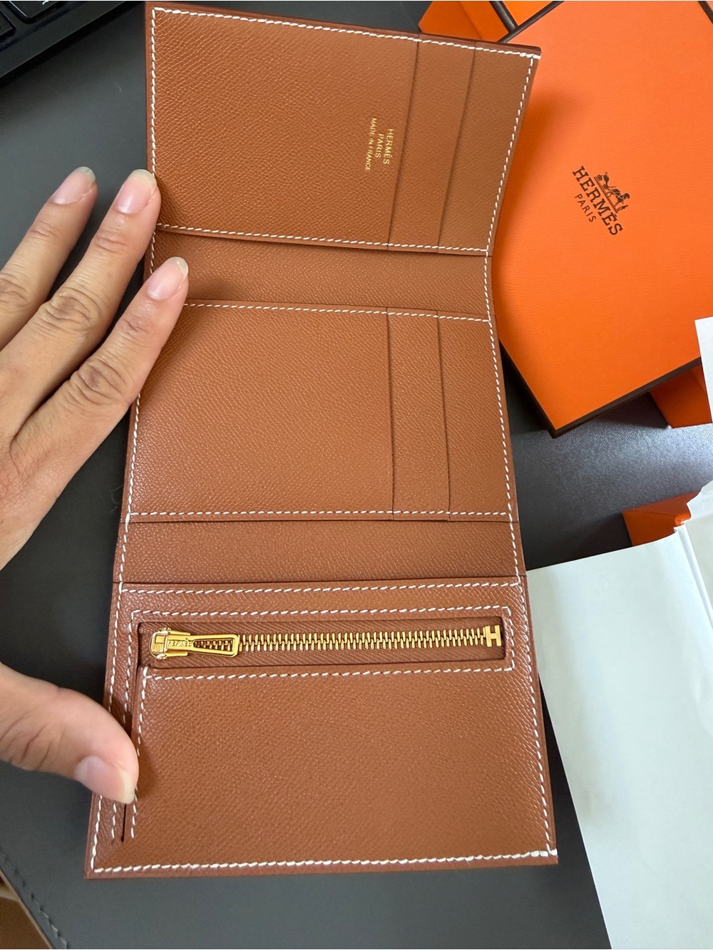 NWT Hermès Bearn Tri-fold in Brown Madame Leather with Gold Hardware - Picture 7 of 9